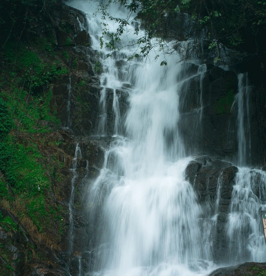 kuttikkanam tourist spots valanjanganam waterfalls